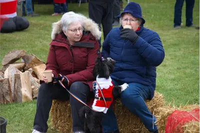 seniors enjoy hot choclolate