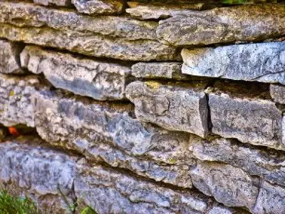 Dry stone wall